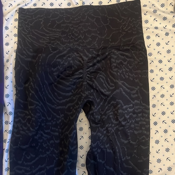 Gym shark leggings - Picture 2 of 3